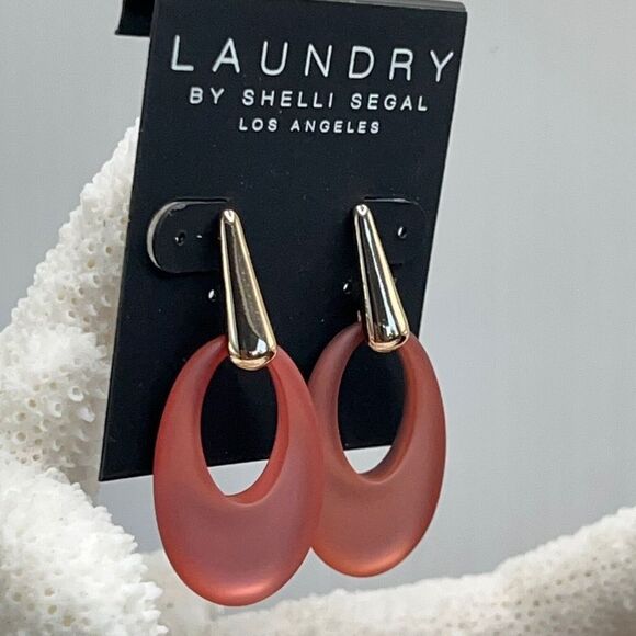 SIlver / Peach  Earrings Laundry by Shelli Segal - Picture 2 of 8